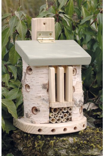 Abri à papillons, abeilles et coccinelles